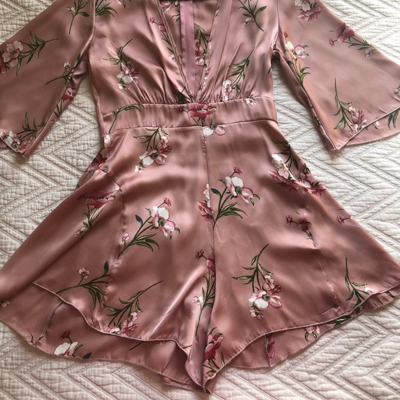 Floral Romper! - Picture 2 of 3